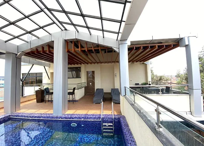 La Maison Royale South C