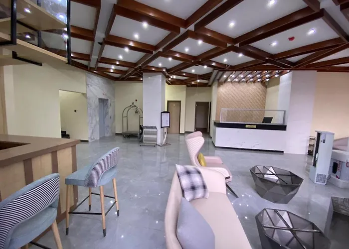 La Maison Royale South C